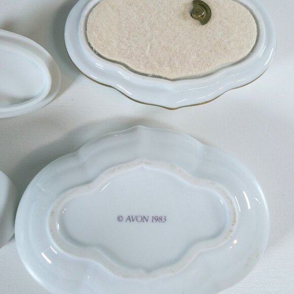 Jewelry/Trinket Holders Vintage Malcomb Lamb Colonial Picture Musical Avon Lot 3 - Picture 5 of 10